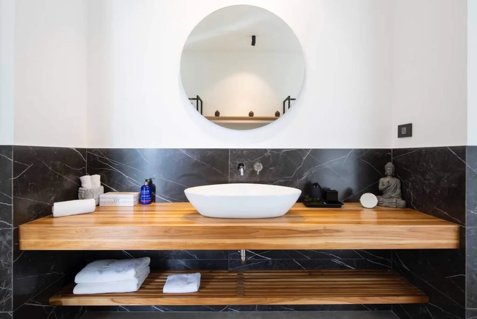 Bathroom vanity