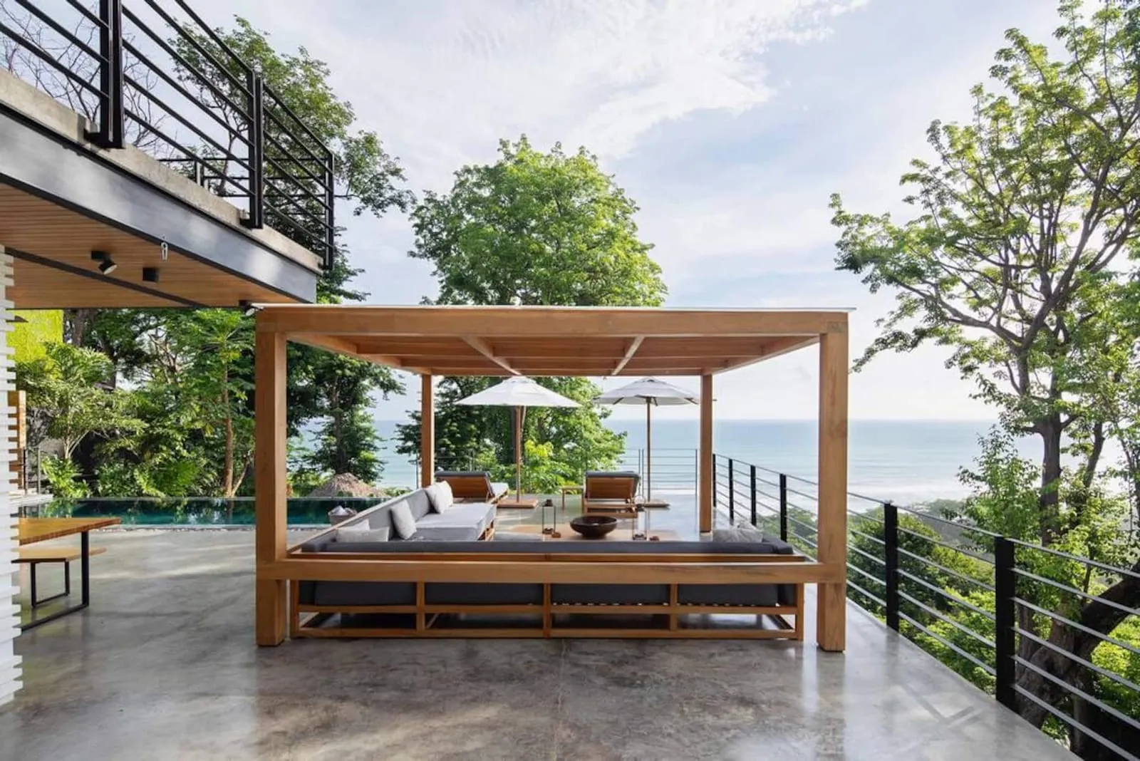 Pergola daybed on the deck